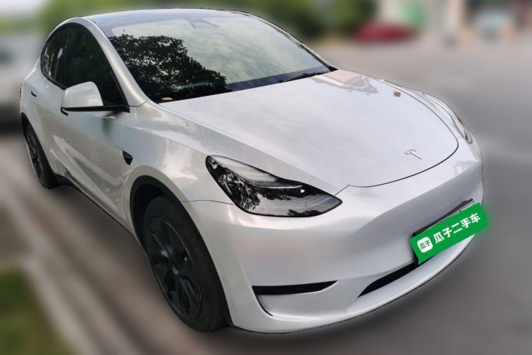 Used Tesla Model Y 2024 Rear-Wheel-Drive Version Front Right 45 Deg
