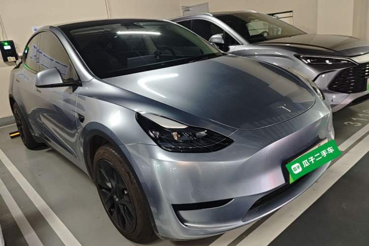 Used Tesla Model Y 2024 Rear-Wheel-Drive Version Front Right 45 Deg