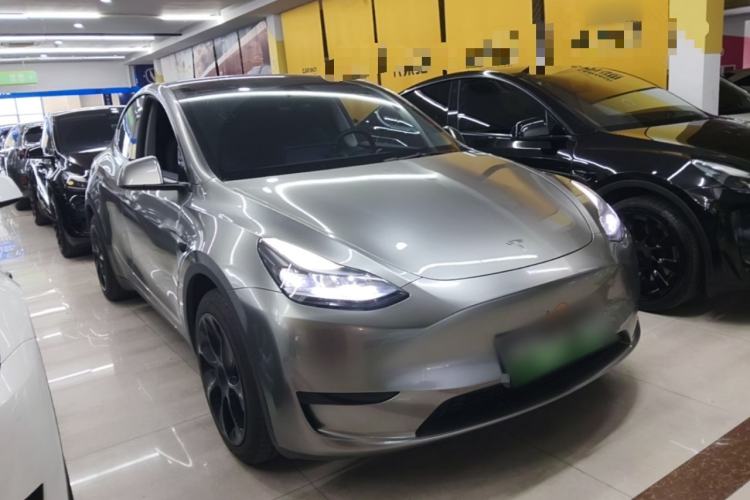 Used Tesla Model Y 2024 Rear-Wheel-Drive Version Front Right 45 Deg