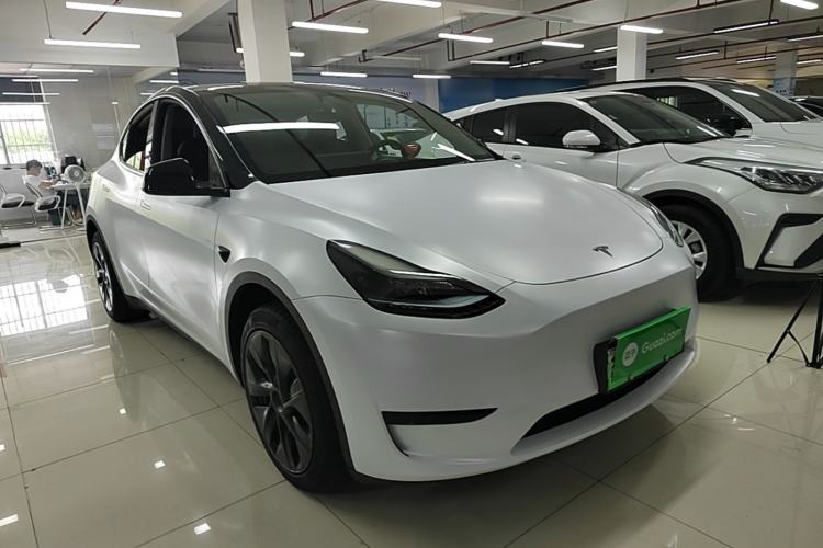 Used Tesla Model Y 2024 Rear-Wheel-Drive Version Front Right 45 Deg