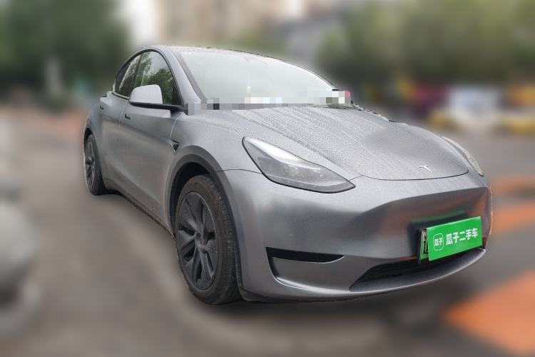 Used Tesla Model Y 2024 Rear-Wheel-Drive Version Front Right 45 Deg