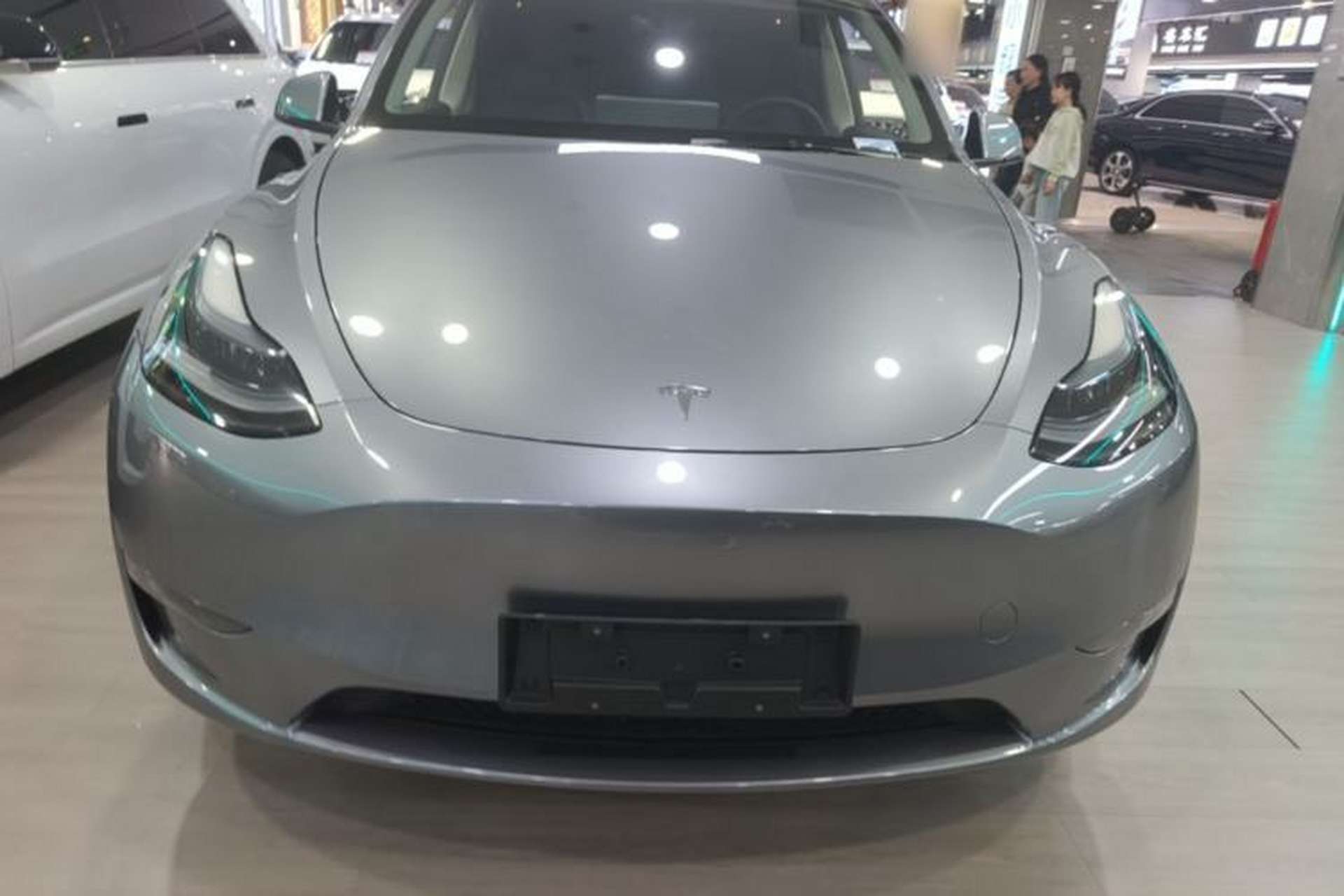 Used Tesla Model Y 2024 Long-Range All-Wheel-Drive Version Front