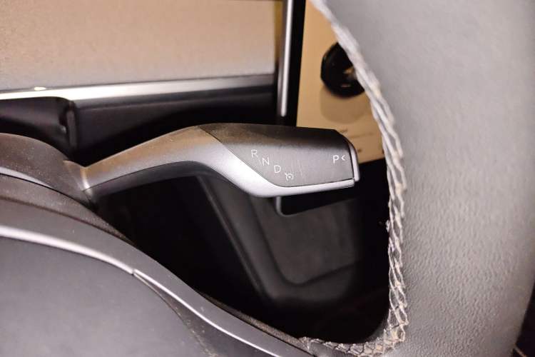 Used Tesla Model Y 2024 Long-Range All-Wheel-Drive Version Gear Lever