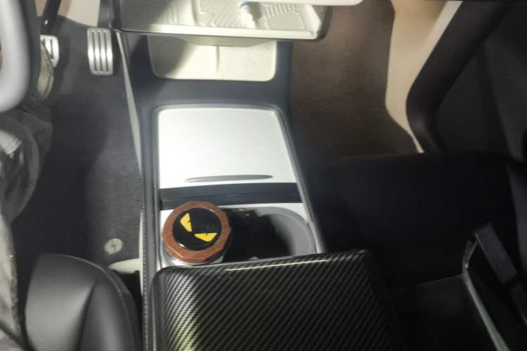 Used Tesla Model Y 2024 Long-Range All-Wheel-Drive Version Gear Lever