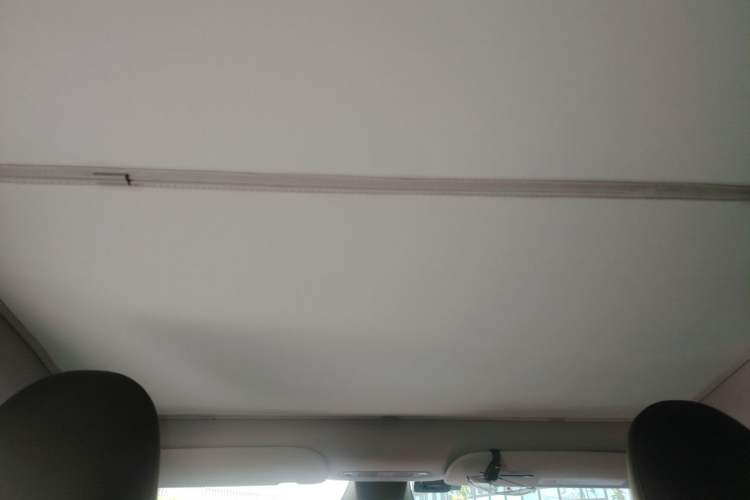 Used Tesla Model Y 2024 Rear-Wheel-Drive Version Headliner