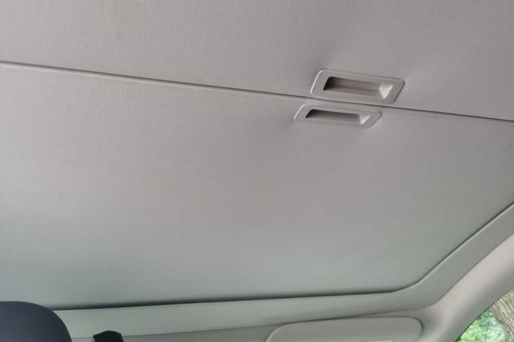 Used Tesla Model Y 2024 Rear-Wheel-Drive Version Headliner