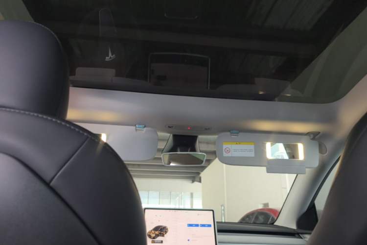 Used Tesla Model Y 2024 Long-Range All-Wheel-Drive Version Headliner