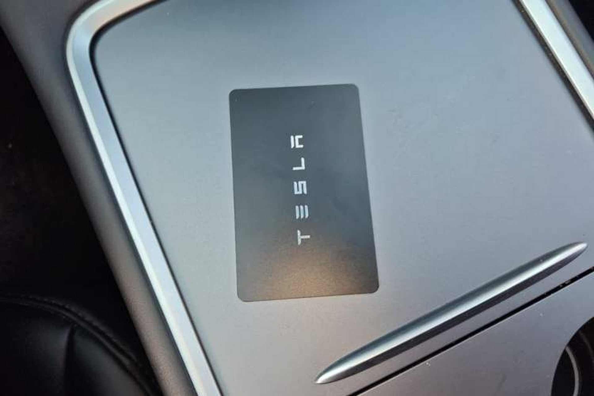 Used Tesla Model Y 2024 Long-Range All-Wheel-Drive Version Interior 1