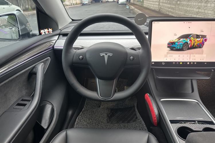 Used Tesla Model Y 2024 Long-Range All-Wheel-Drive Version Interior 3