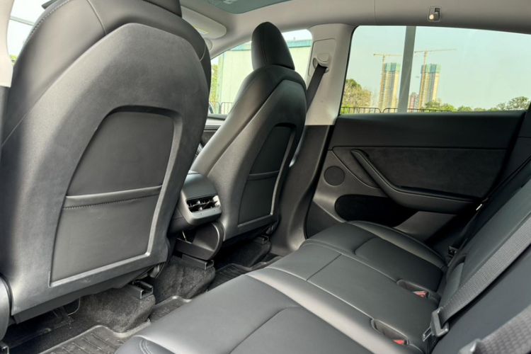 Used Tesla Model Y 2024 Rear-Wheel-Drive Version Interior 6