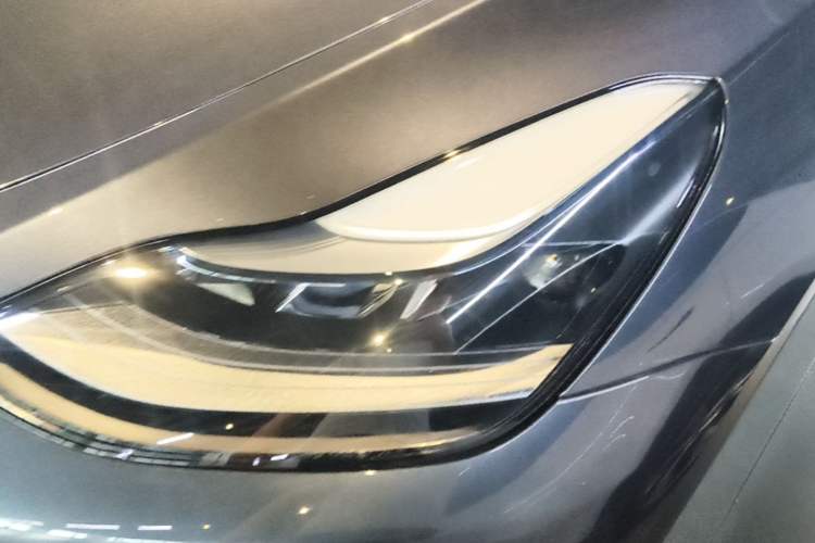 Used Tesla Model Y 2024 Long-Range All-Wheel-Drive Version Left Front Headlight