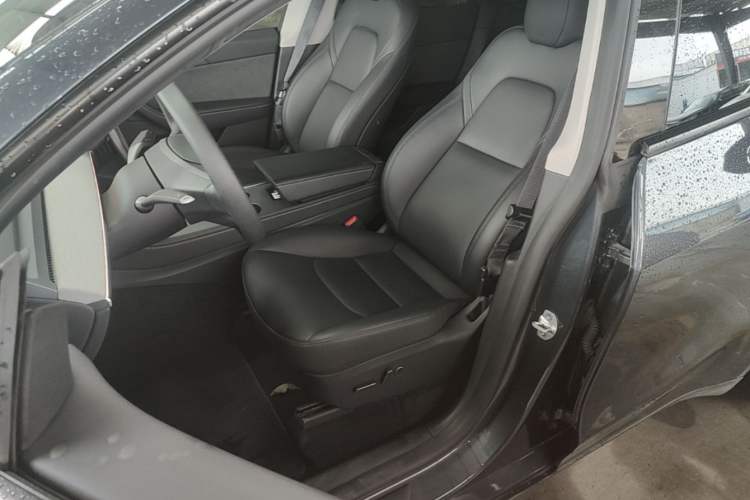 Used Tesla Model Y 2024 Rear-Wheel-Drive Version Left Front Seat