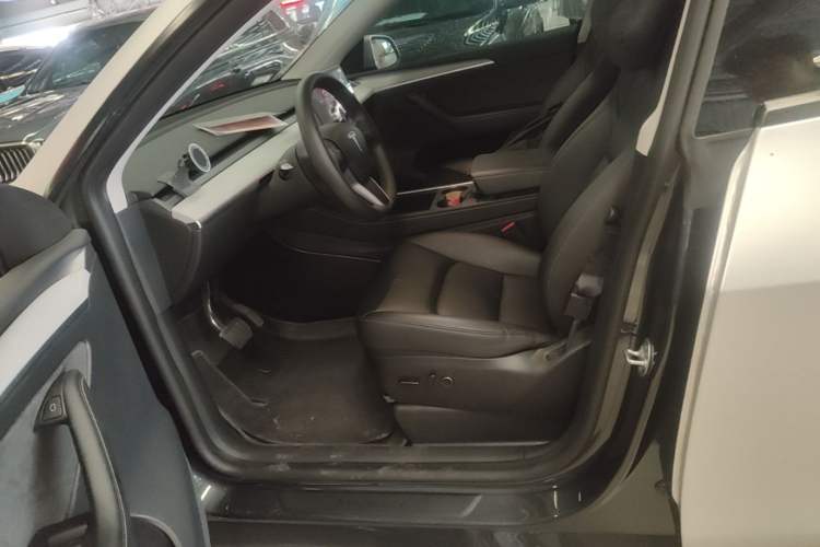 Used Tesla Model Y 2024 Rear-Wheel-Drive Version Left Front Seat