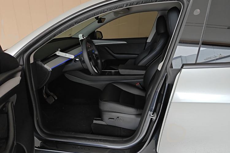 Used Tesla Model Y 2024 Rear-Wheel-Drive Version Left Front Seat