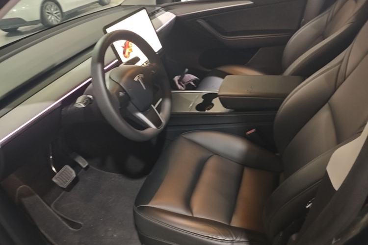 Used Tesla Model Y 2024 Rear-Wheel-Drive Version Left Front Seat