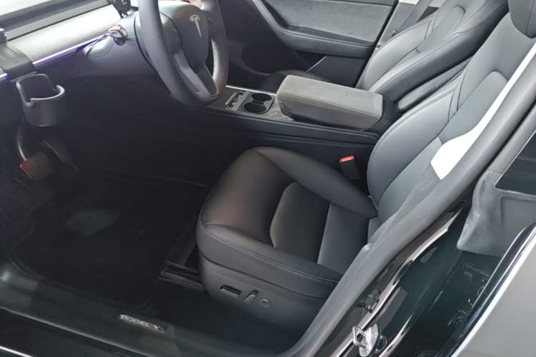 Used Tesla Model Y 2024 Rear-Wheel-Drive Version Left Front Seat