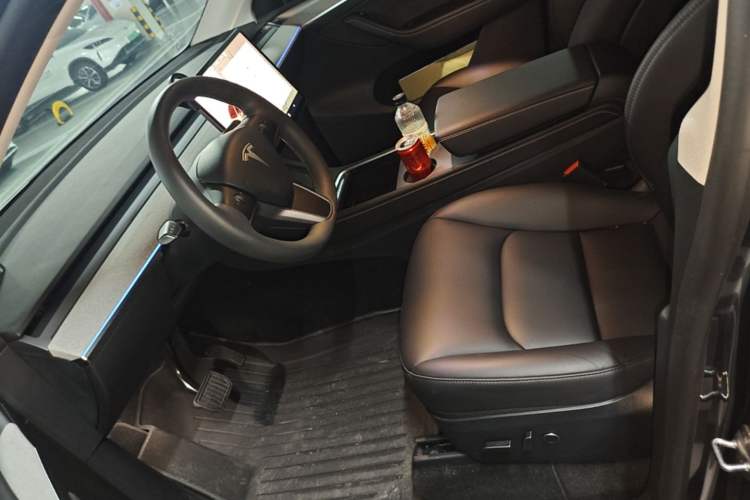 Used Tesla Model Y 2024 Rear-Wheel-Drive Version Left Front Seat