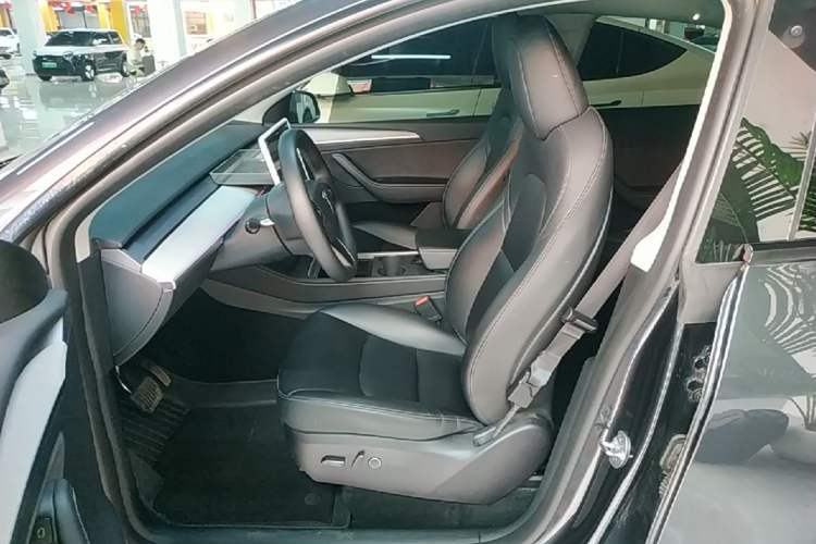Used Tesla Model Y 2024 Rear-Wheel-Drive Version Left Front Seat