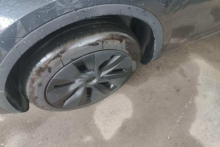 Used Tesla Model Y 2024 Rear-Wheel-Drive Version Left Front Wheel Hub