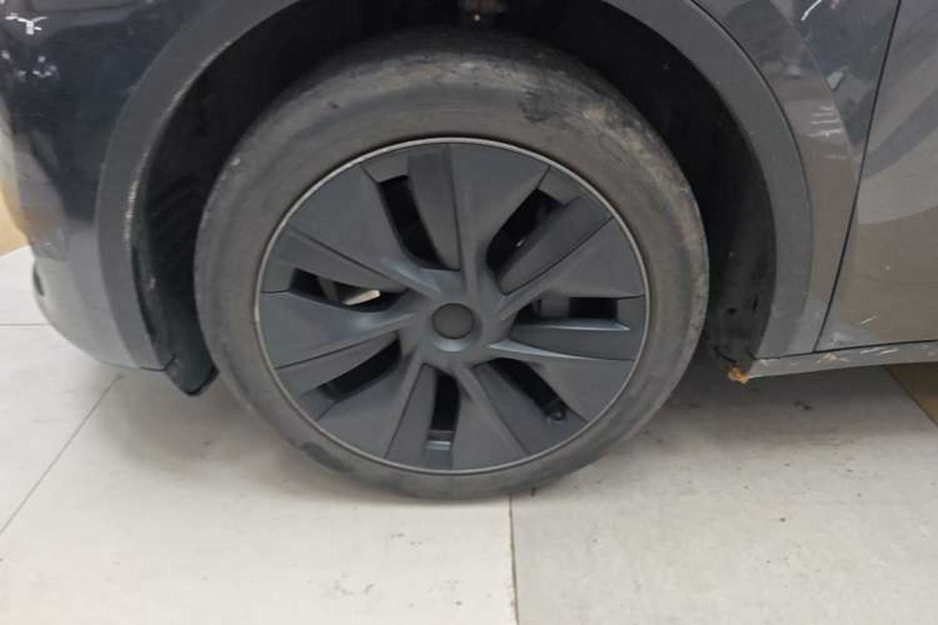 Used Tesla Model Y 2024 Rear-Wheel-Drive Version Left Front Wheel Hub