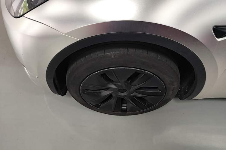 Used Tesla Model Y 2024 Rear-Wheel-Drive Version Left Front Wheel Hub