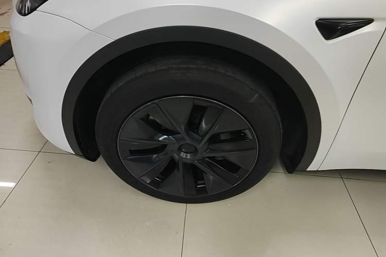 Used Tesla Model Y 2024 Rear-Wheel-Drive Version Left Front Wheel Hub