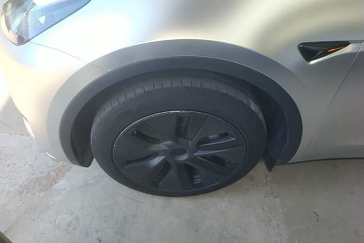 Used Tesla Model Y 2024 Rear-Wheel-Drive Version Left Front Wheel Hub