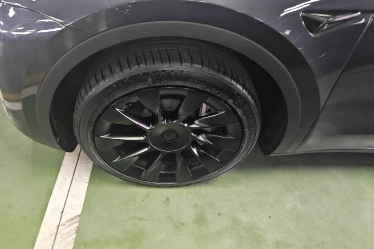Used Tesla Model Y 2024 Rear-Wheel-Drive Version Left Front Wheel Hub