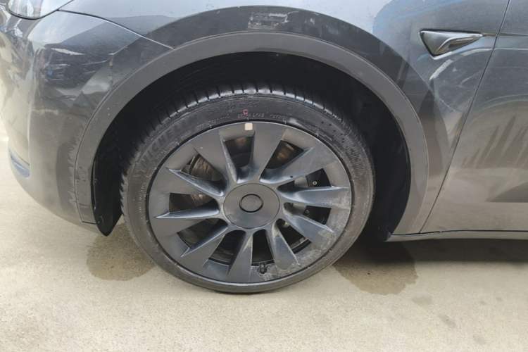 Used Tesla Model Y 2024 Rear-Wheel-Drive Version Left Front Wheel Hub