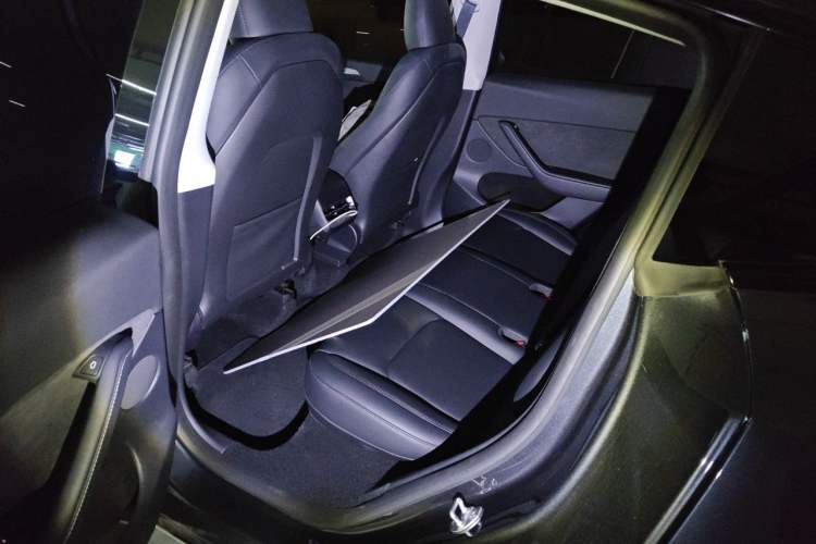 Used Tesla Model Y 2024 Rear-Wheel-Drive Version Left Rear Seat