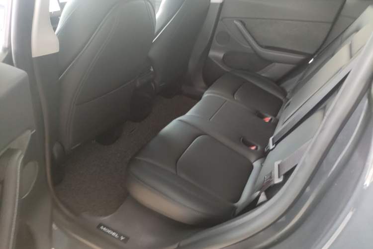 Used Tesla Model Y 2024 Long-Range All-Wheel-Drive Version Left Rear Seat