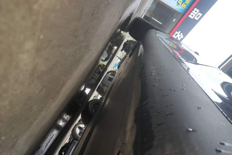 Used Tesla Model Y 2024 Rear-Wheel-Drive Version Left Side Sill