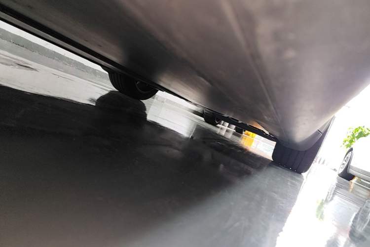 Used Tesla Model Y 2024 Rear-Wheel-Drive Version Left Side Sill