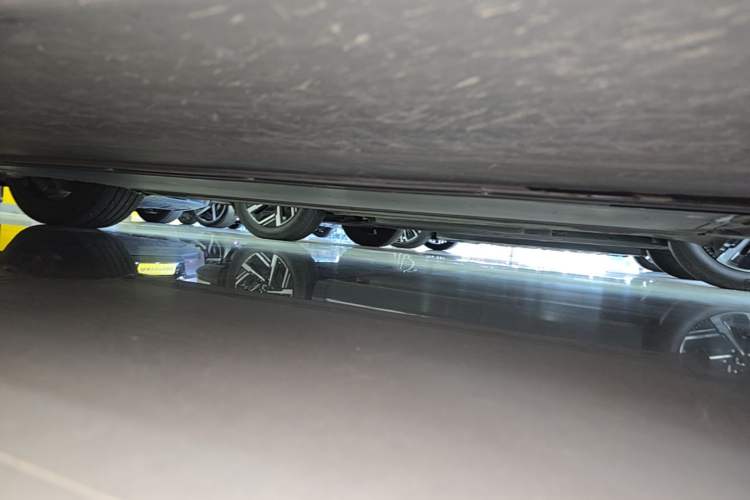 Used Tesla Model Y 2024 Rear-Wheel-Drive Version Left Side Sill