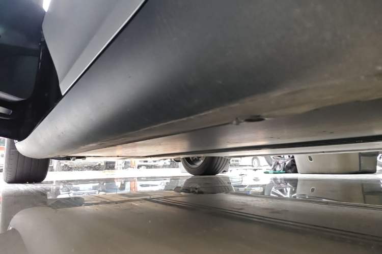Used Tesla Model Y 2024 Rear-Wheel-Drive Version Left Side Sill