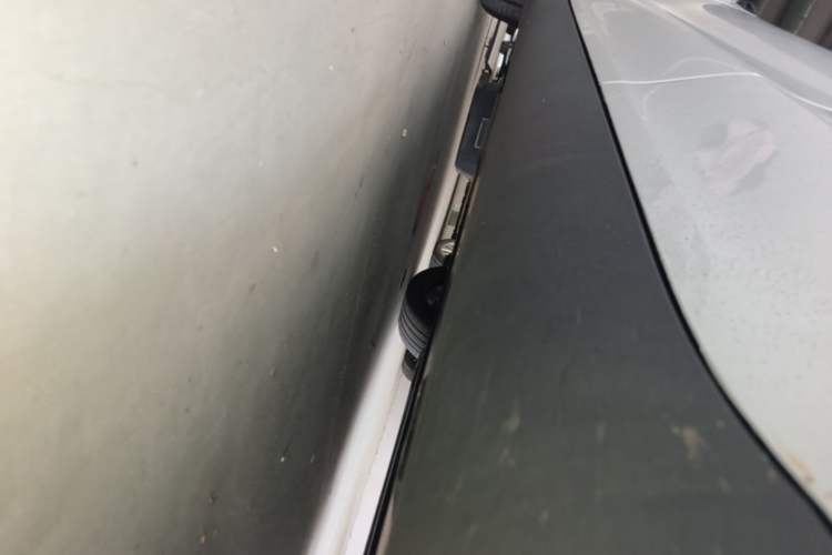 Used Tesla Model Y 2024 Long-Range All-Wheel-Drive Version Left Side Sill