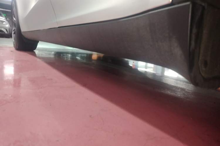 Used Tesla Model Y 2024 Rear-Wheel-Drive Version Left Side Sill