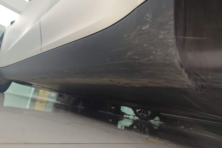 Used Tesla Model Y 2024 Rear-Wheel-Drive Version Left Side Sill