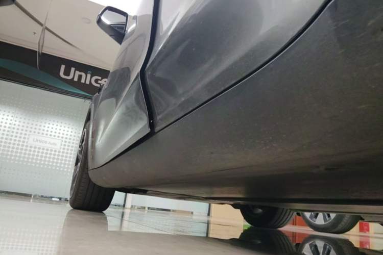 Used Tesla Model Y 2024 Rear-Wheel-Drive Version Left Side Sill