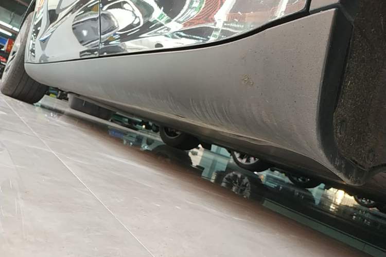 Used Tesla Model Y 2024 Rear-Wheel-Drive Version Left Side Sill