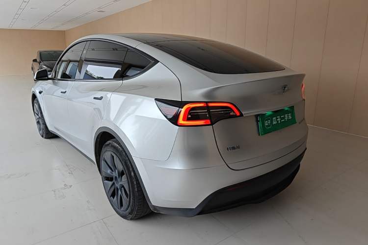 Used Tesla Model Y 2024 Rear-Wheel-Drive Version Rear Left 45 Deg
