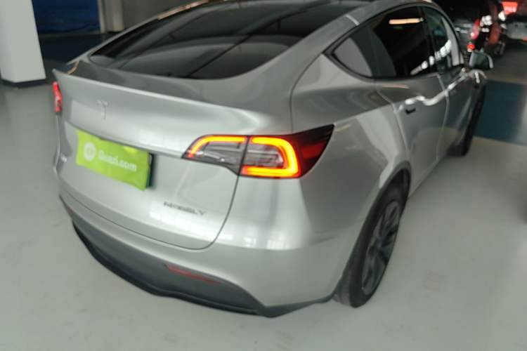 Used Tesla Model Y 2024 Rear-Wheel-Drive Version Rear Right 45 Deg