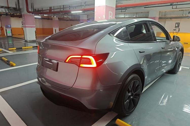 Used Tesla Model Y 2024 Rear-Wheel-Drive Version Rear Right 45 Deg