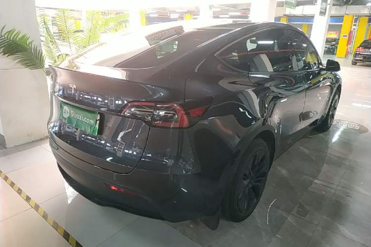 Used Tesla Model Y 2024 Rear-Wheel-Drive Version Rear Right 45 Deg