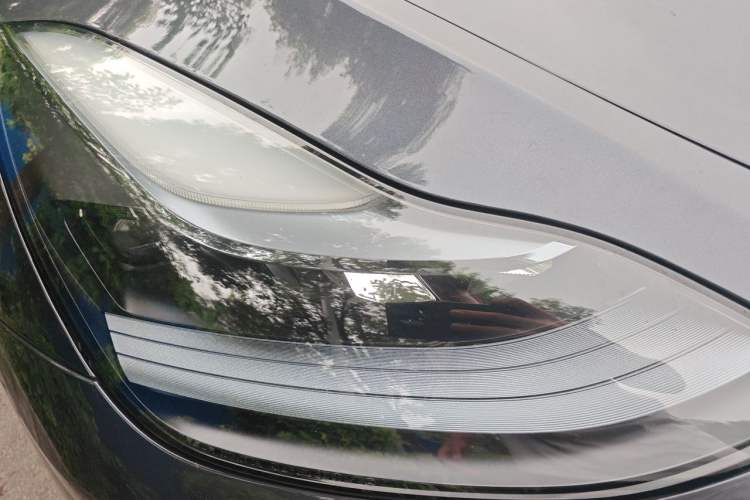 Used Tesla Model Y 2024 Long-Range All-Wheel-Drive Version Right Front Headlight
