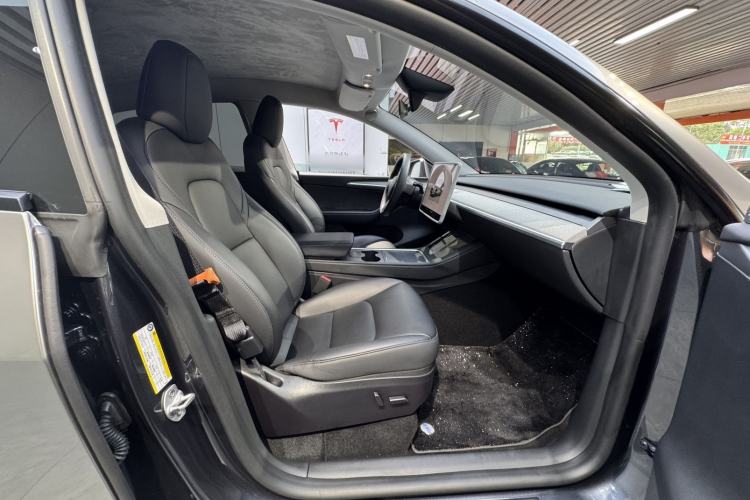 Used Tesla Model Y 2024 Rear-Wheel-Drive Version Right Front Seat