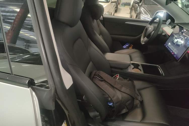 Used Tesla Model Y 2024 Rear-Wheel-Drive Version Right Front Seat