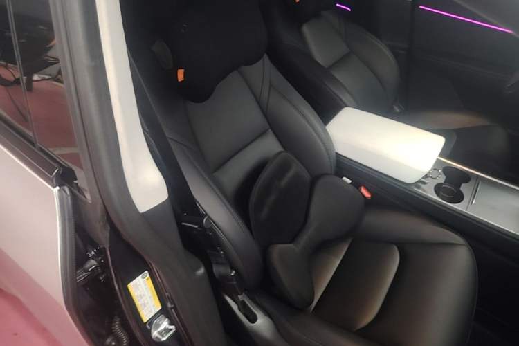 Used Tesla Model Y 2024 Rear-Wheel-Drive Version Right Front Seat