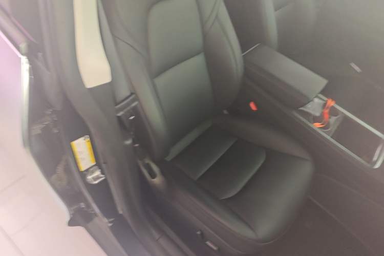 Used Tesla Model Y 2024 Rear-Wheel-Drive Version Right Front Seat