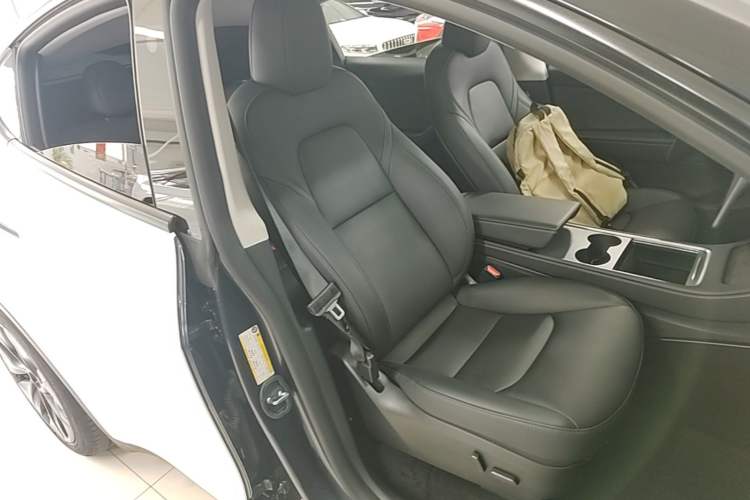 Used Tesla Model Y 2024 Rear-Wheel-Drive Version Right Front Seat